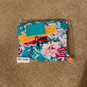 Posh peanut Eloise loungewear